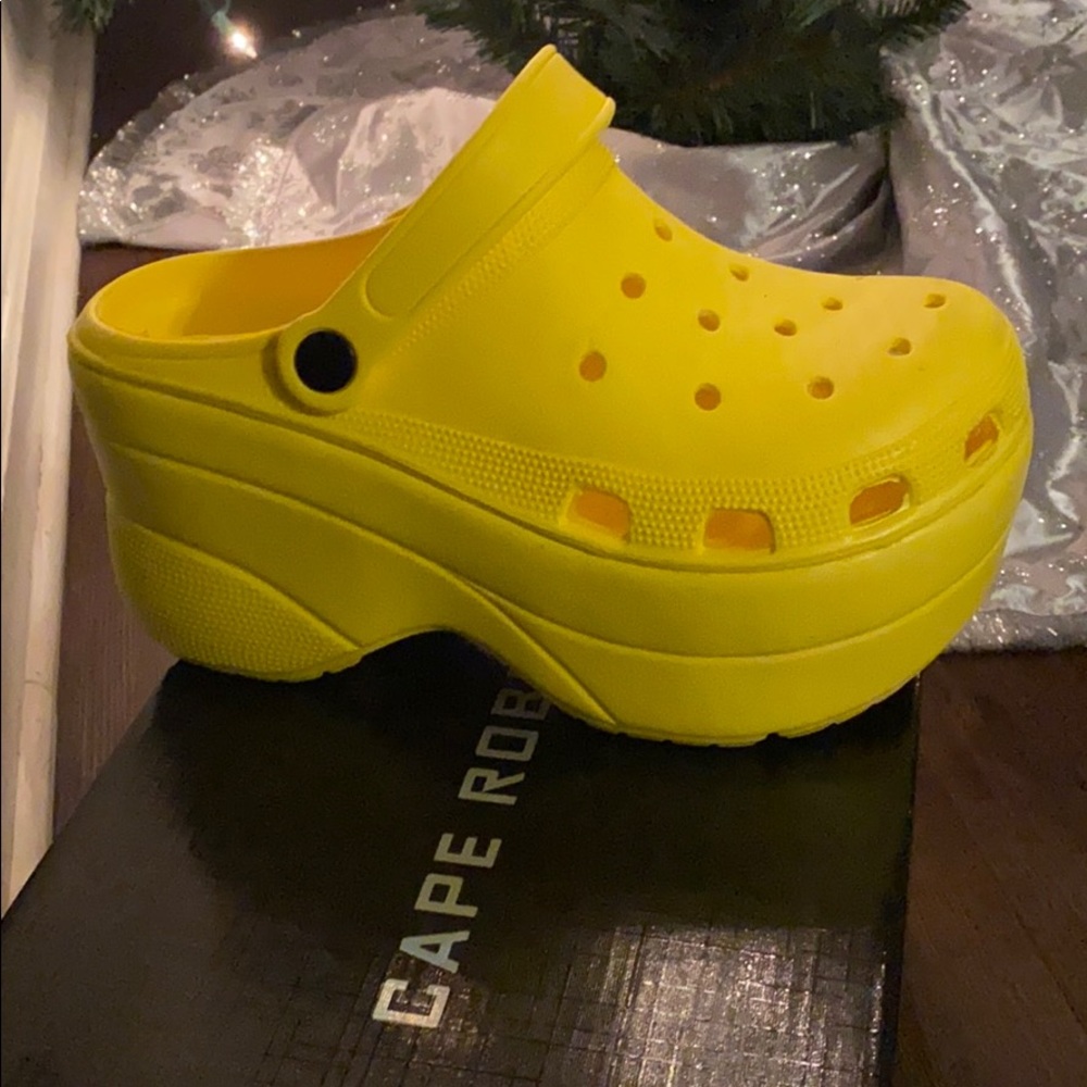 Platform croc style shoes